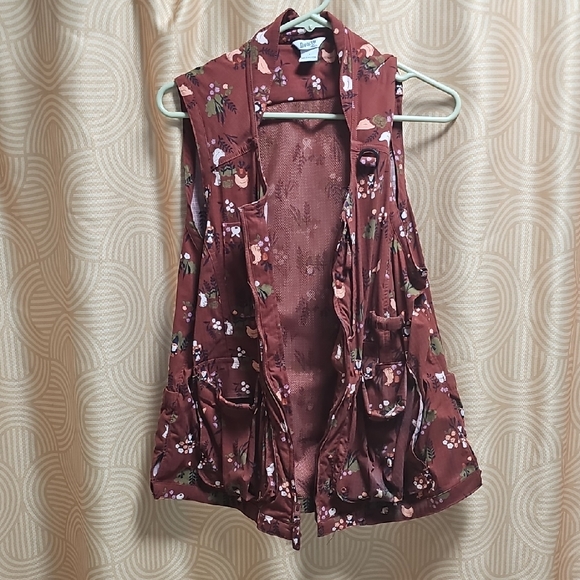 Duluth Trading Co Jackets & Blazers - Duluth Trading Co Floral Burgundy Vest